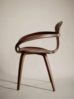 Armchair – Classic Walnut
