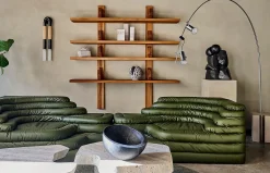 B17 Bookshelf