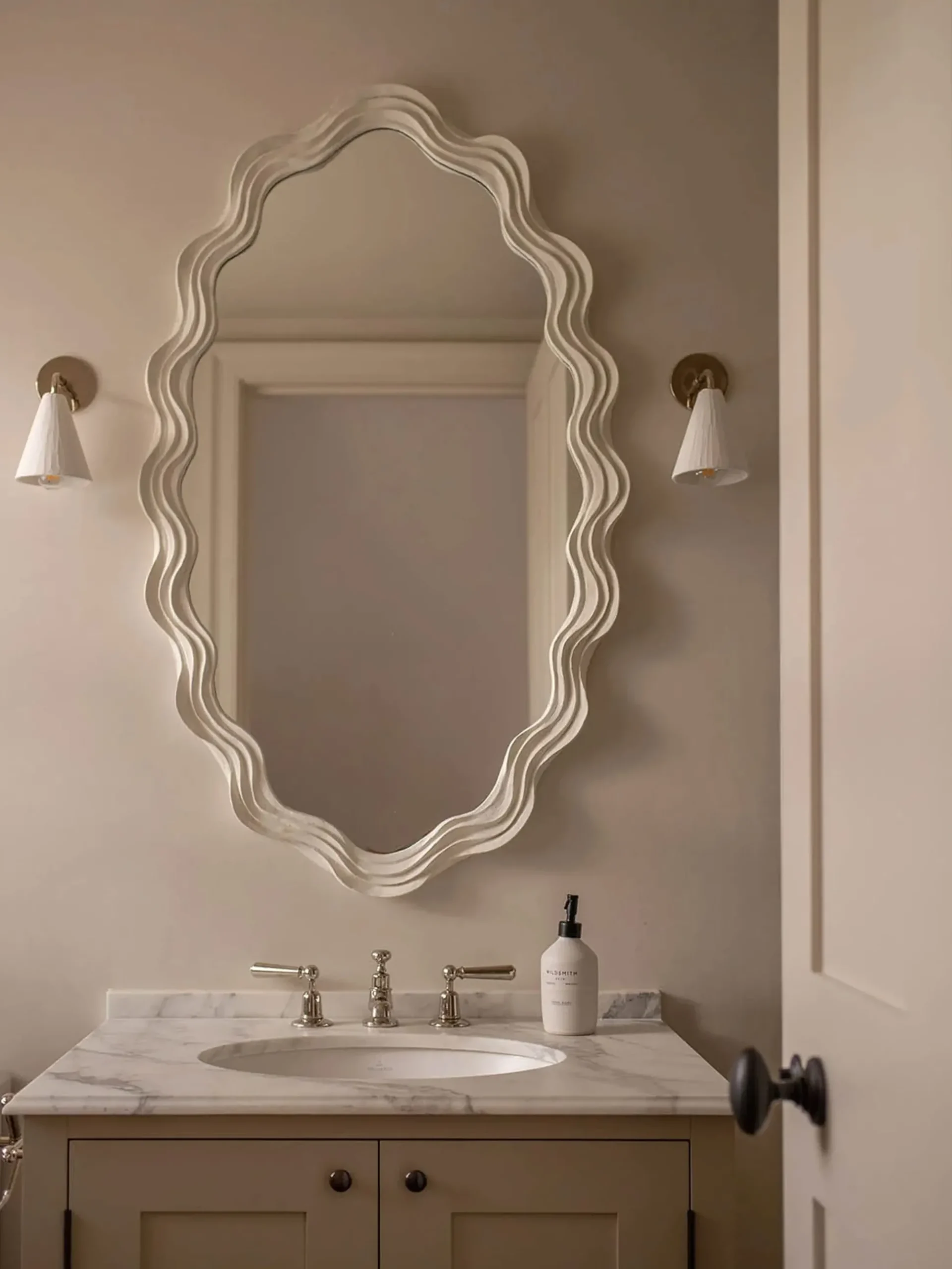 Clam Shell Mirror Oval