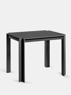 Cora Table