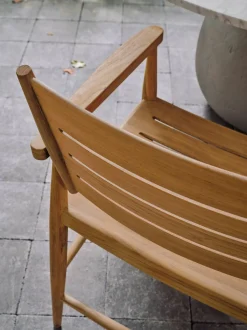 Eidos 24 Armchair
