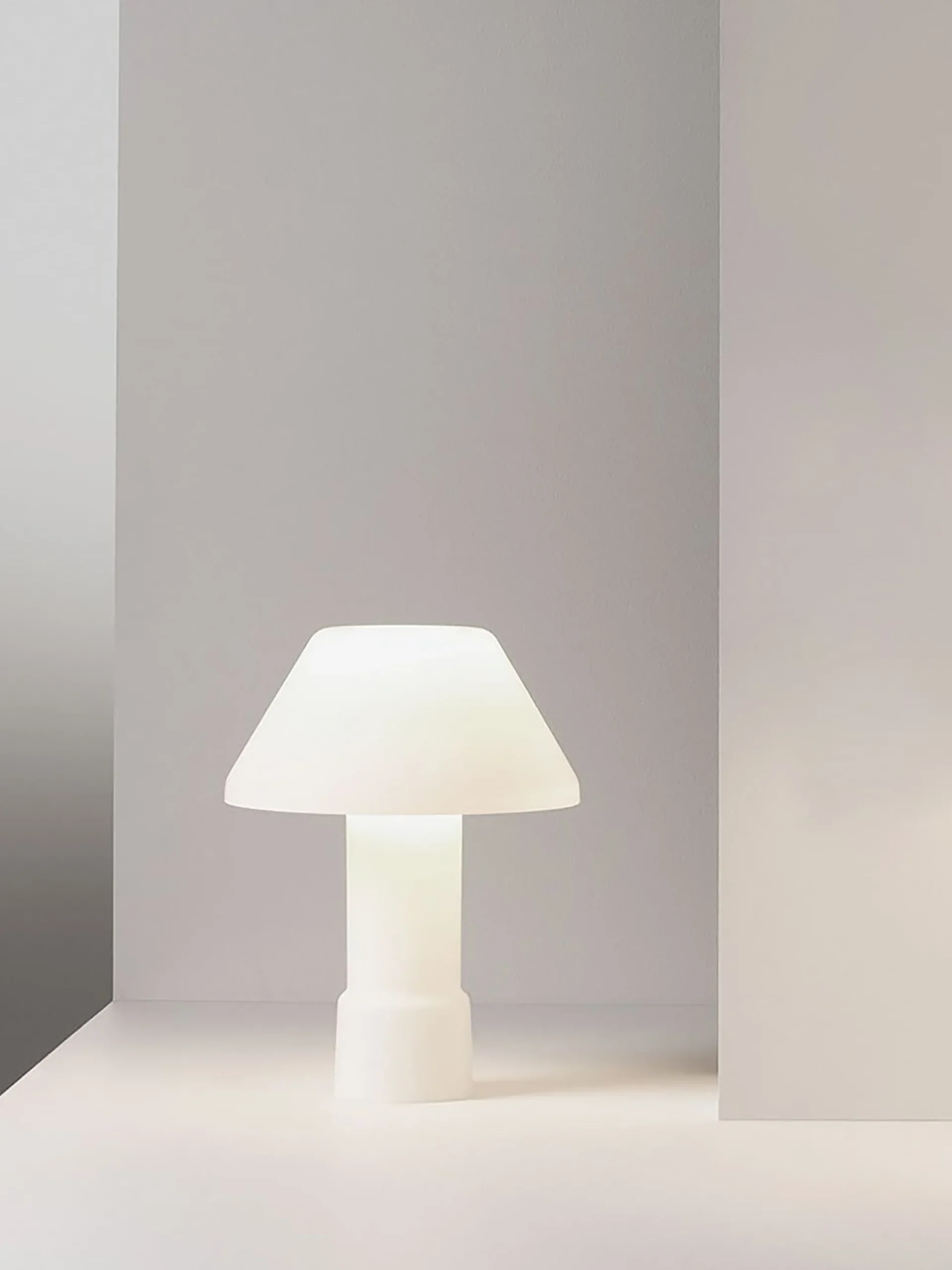Lampyre w163 Table Lamp - Small