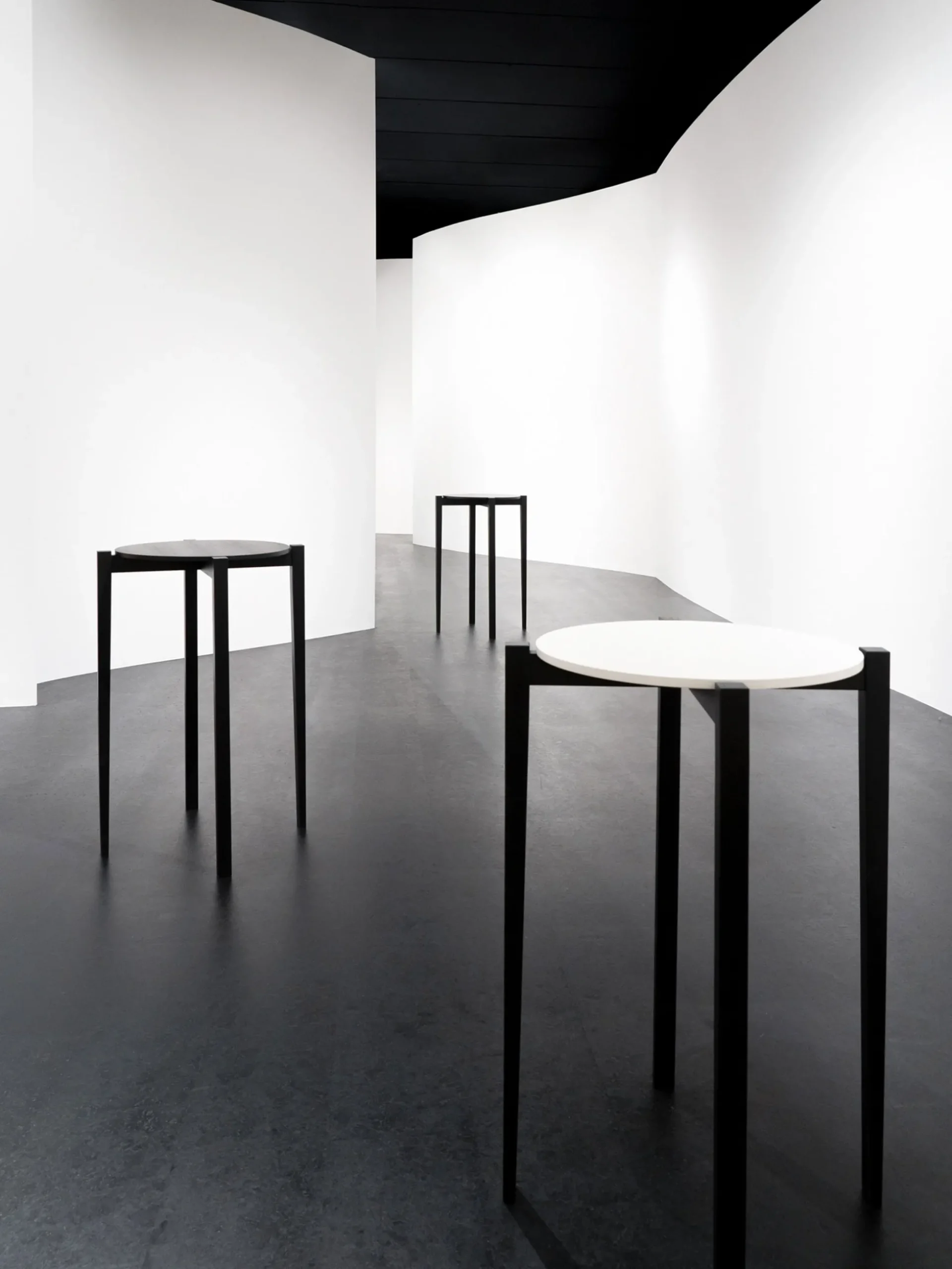 Éloïs High Table - Black Beech