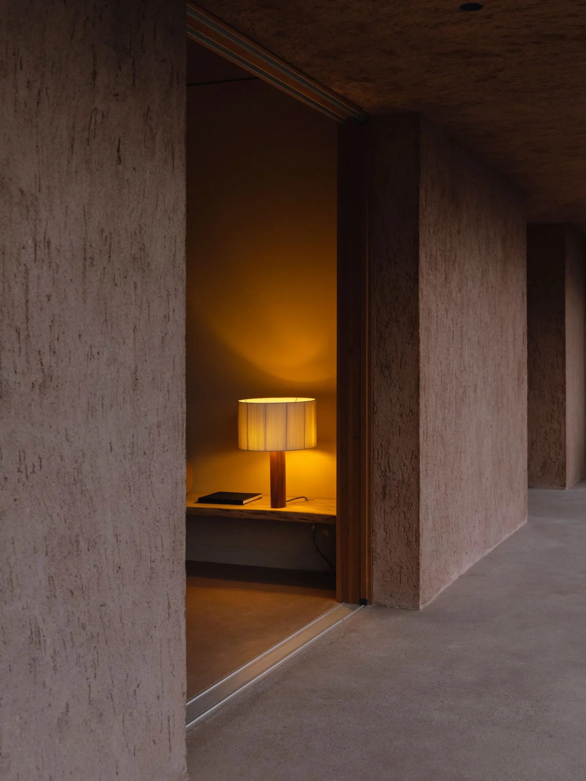 Moragas Table Lamp