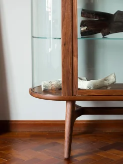 Solo Tall Vitrine