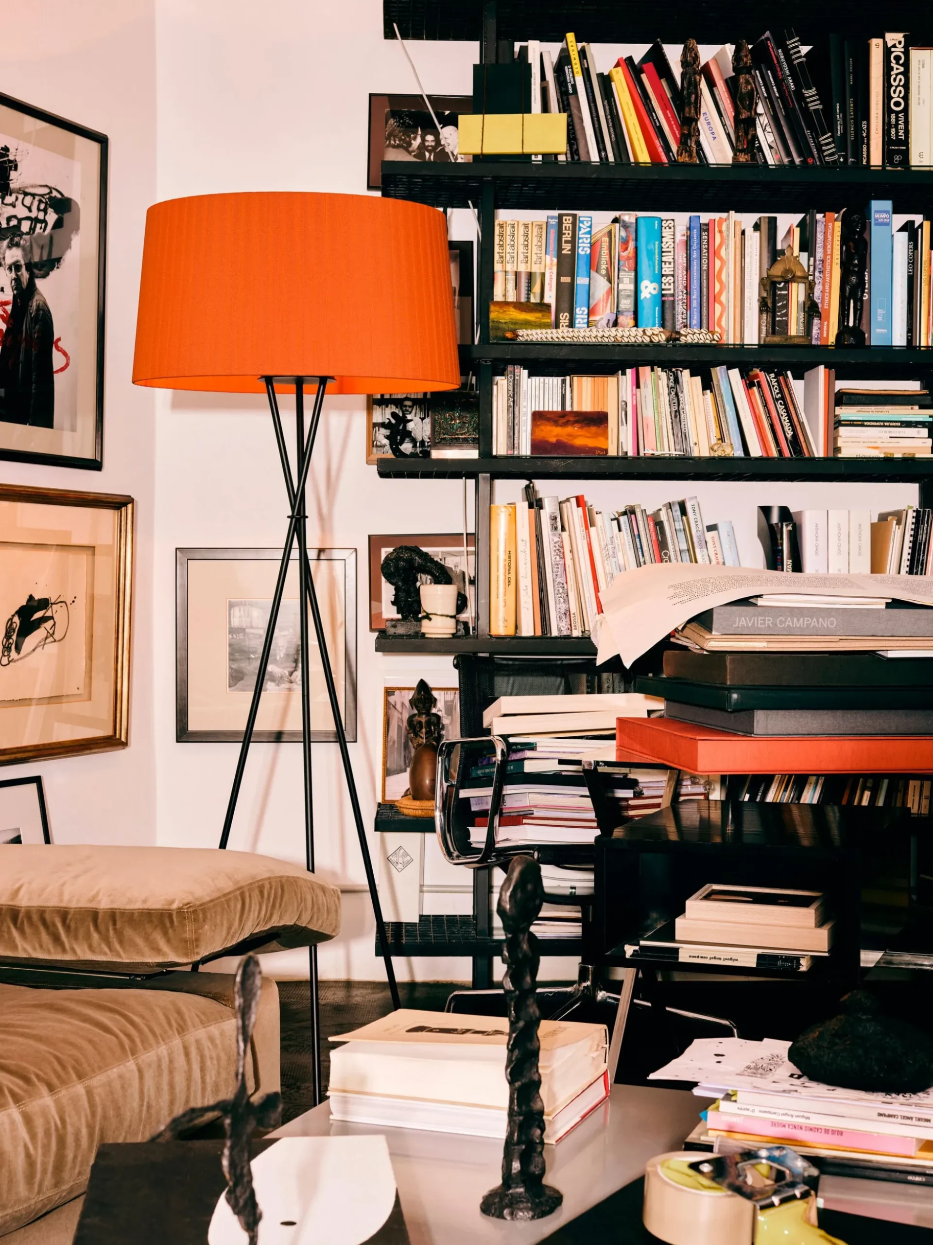 Trípode G5 Floor Lamp
