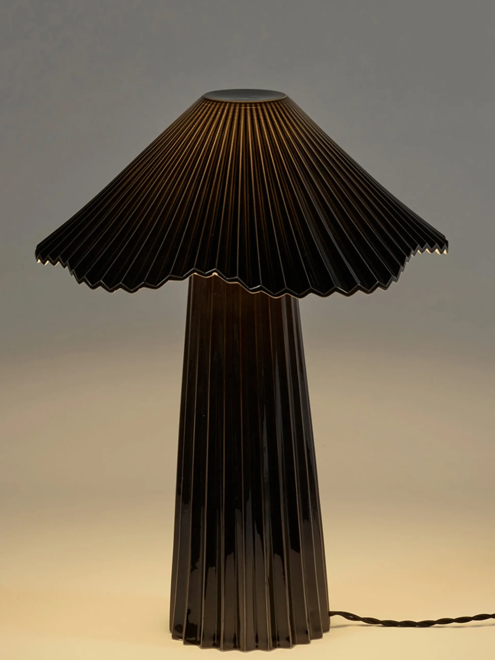 Uala Table Lamp L - Black/White